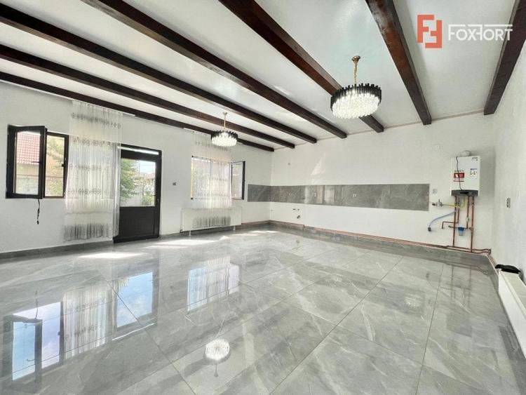 Casă individuală cu 3 camere cu Canalizare în Ghiroda