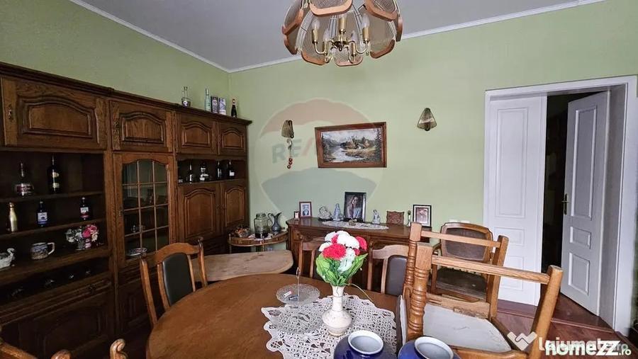 Casă cu 3 camere cu Teren 200 Mp în Central