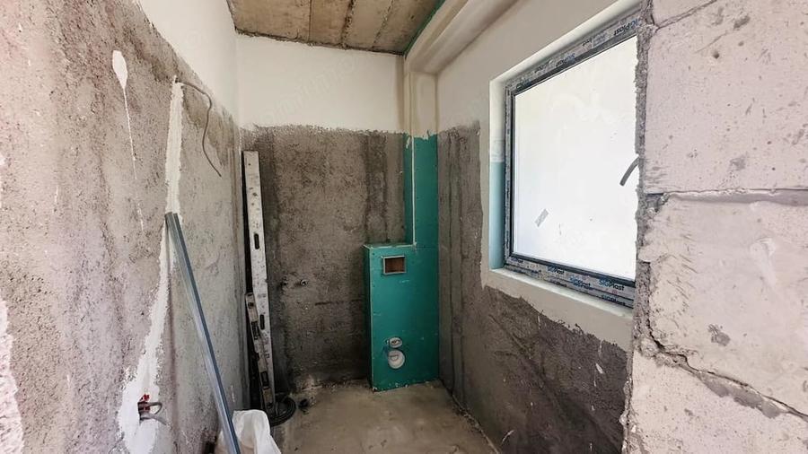 Casă cu 7 camere cu Teren 225 Mp în Chiajna