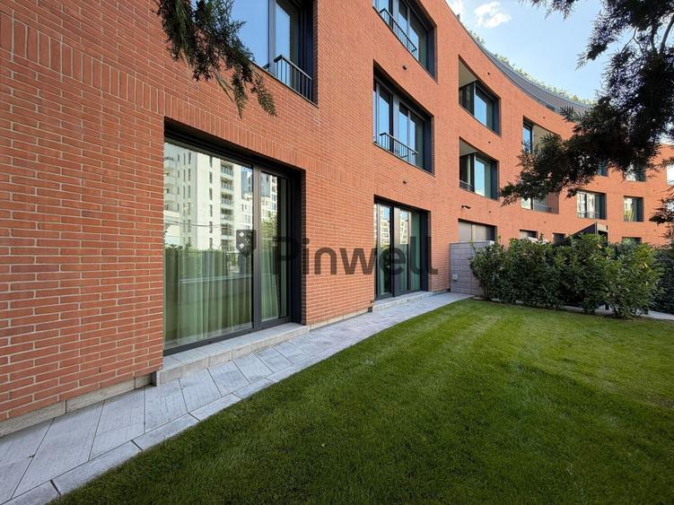 Apartament cu 3 camere semidecomandat, mobilat în Central