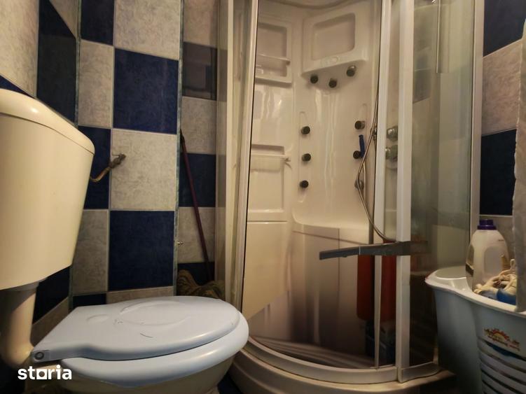 Apartament cu 4 camere decomandat în CET