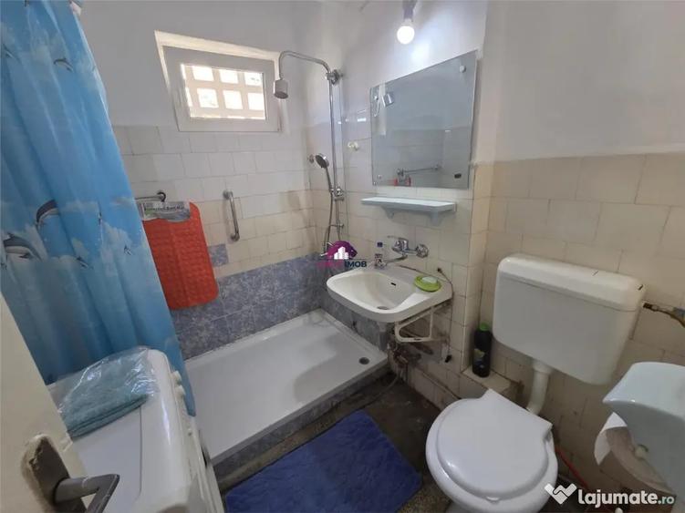 Apartament cu 2 camere semidecomandat în Universitate