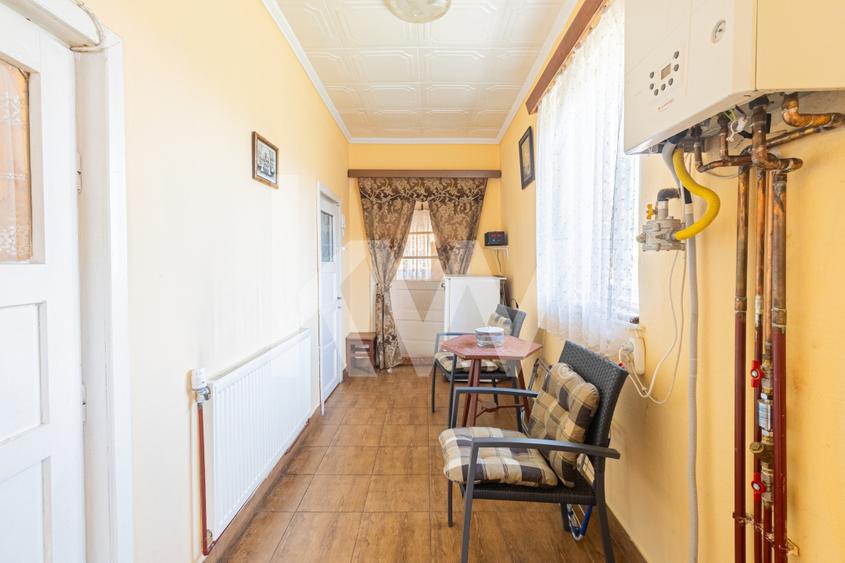 Casă individuală cu 6 camere cu Garaj în Șinca Veche