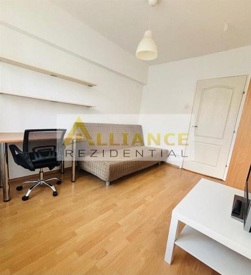 Apartament cu 3 camere decomandat, mobilat în Tineretului