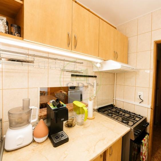 Apartament cu 3 camere decomandat, mobilat în Florilor