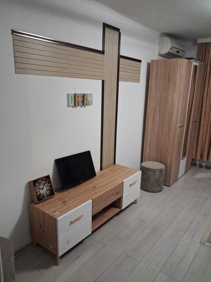 Garsonieră decomandată în Valu lui Traian