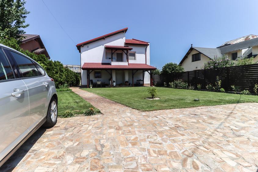 Duplex cu 4 camere cu Canalizare în 1 Decembrie