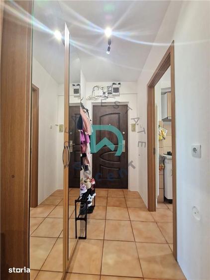 Apartament cu 2 camere semidecomandat în Est
