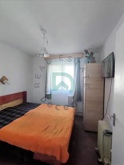Apartament cu 2 camere semidecomandat în Florilor