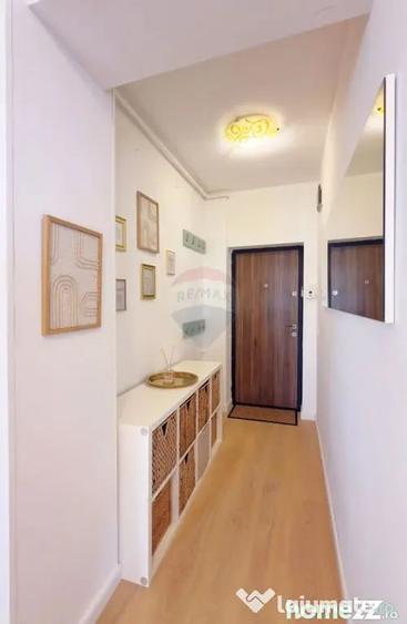 Apartament cu 3 camere semidecomandat în Colentina