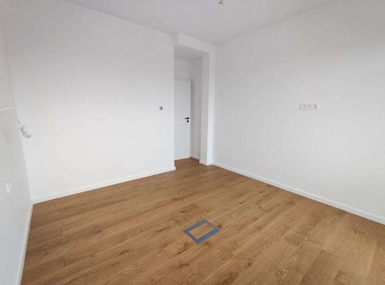 Penthouse cu 4 camere decomandat în Șelimbăr