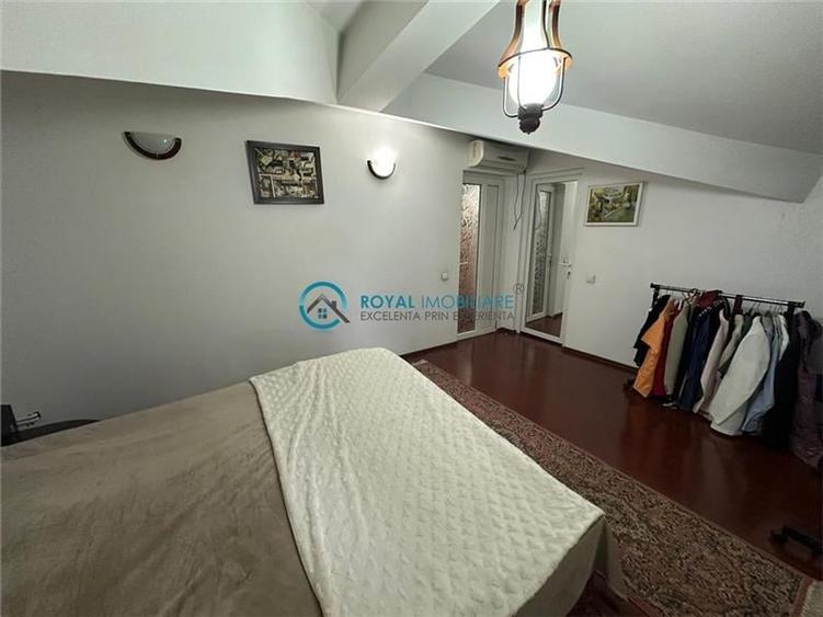 Apartament cu 3 camere decomandat, mobilat în Republicii