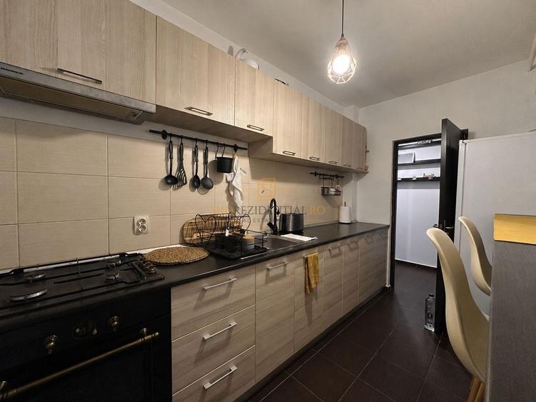 Apartament cu 2 camere decomandat, mobilat în Central