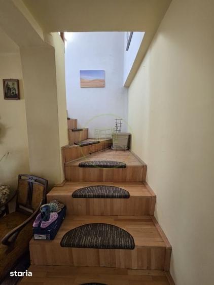 Casă cu 5 camere decomandat cu Teren 770 Mp în Trei Stejari