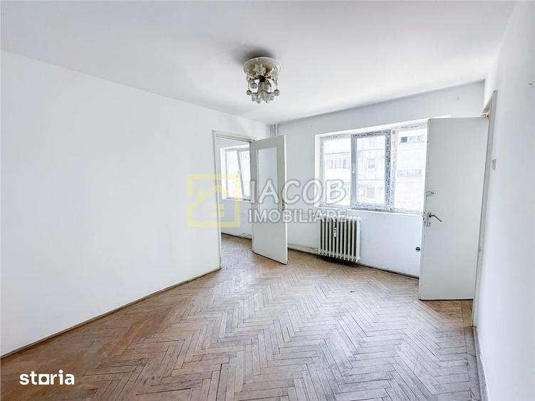 Apartament cu 3 camere nedecomandat în Cornișa