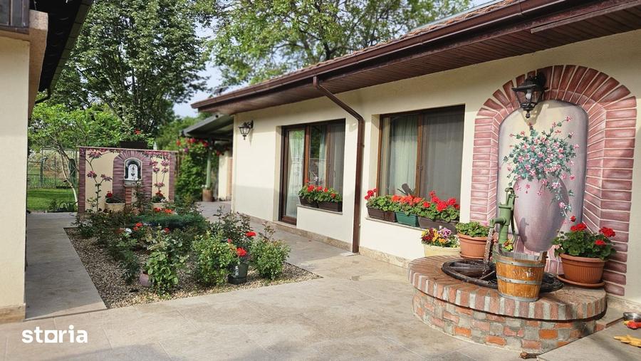 Casă cu 5 camere decomandat cu Teren 840 Mp în Lipovei