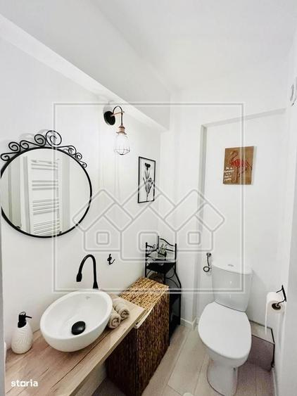 Apartament cu 3 camere decomandat în Piața Cluj