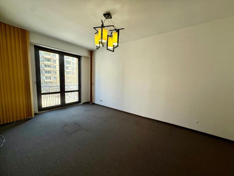 Apartament cu 4 camere în P-ța Romană