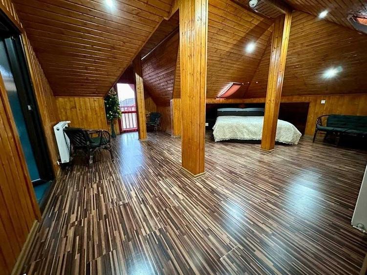 Casă cu 4 camere în Câmpinița