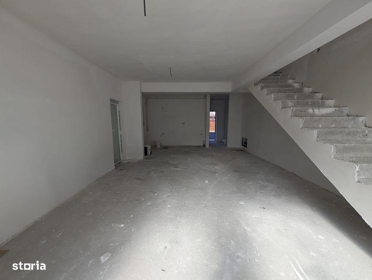 Casă cu 4 camere în Florești