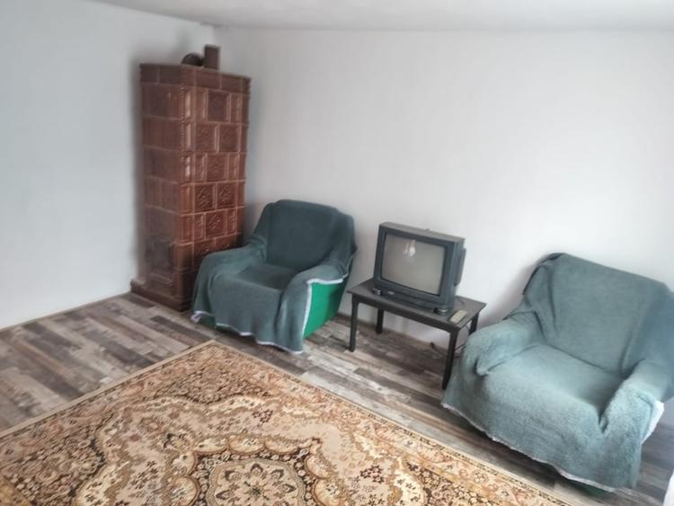 Casă individuală cu 2 camere cu Garaj în Malu Mare