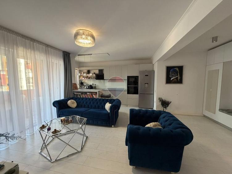Apartament cu 2 camere decomandat, mobilat în Decebal