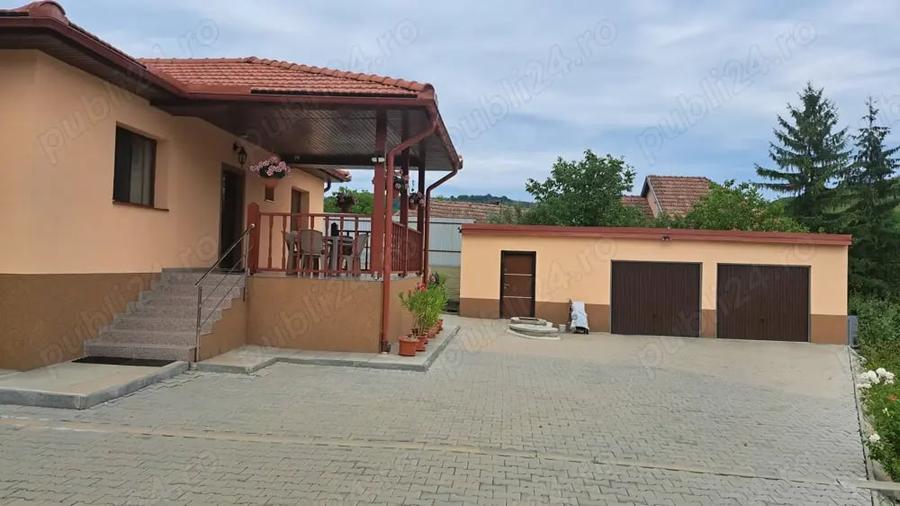 Casă cu 4 camere cu Teren 21000 Mp în Ceuaș