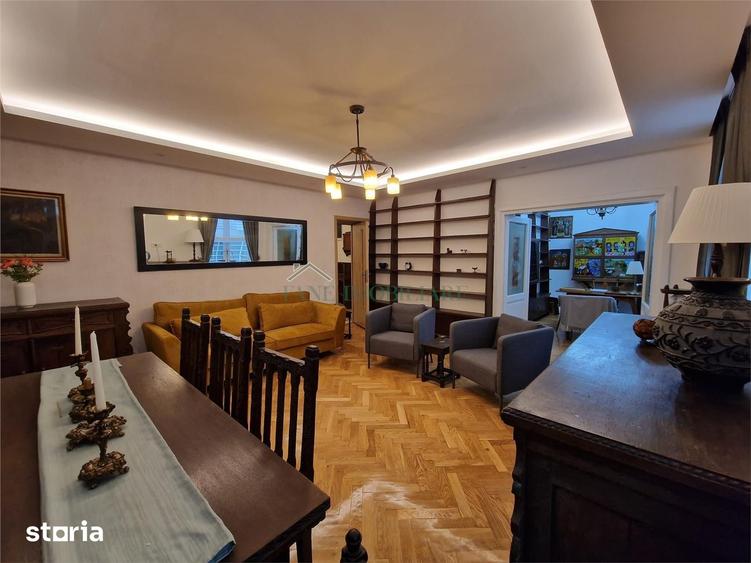 Apartament cu 4 camere în Romană