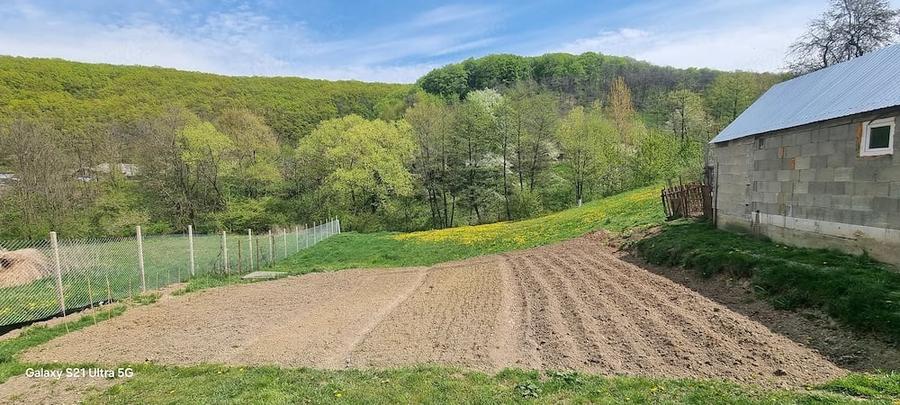 Casă cu Teren 1800 Mp în Basarabi