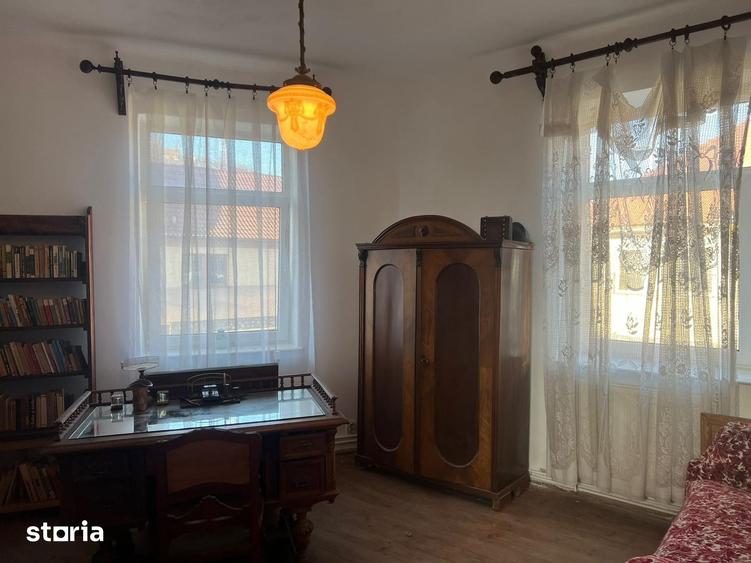 Casă cu 4 camere cu Teren 360 Mp în Central