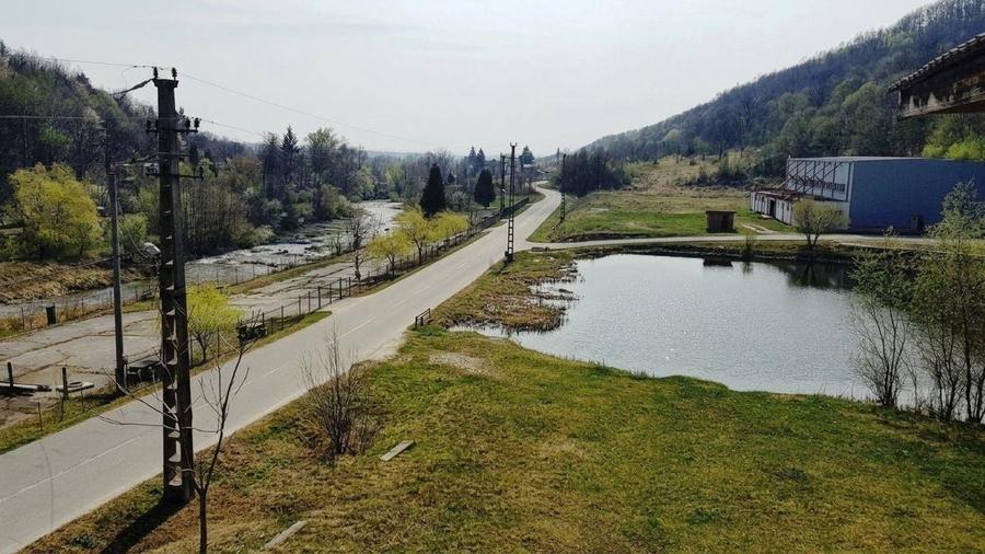 Casă cu 4 camere în Săcelu