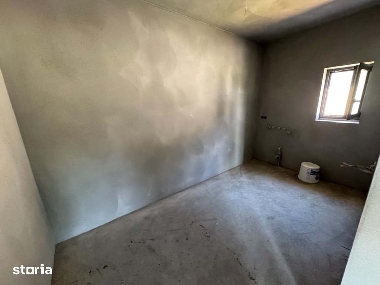 Casă cu 3 camere cu Teren 490 Mp în Bercu Roșu