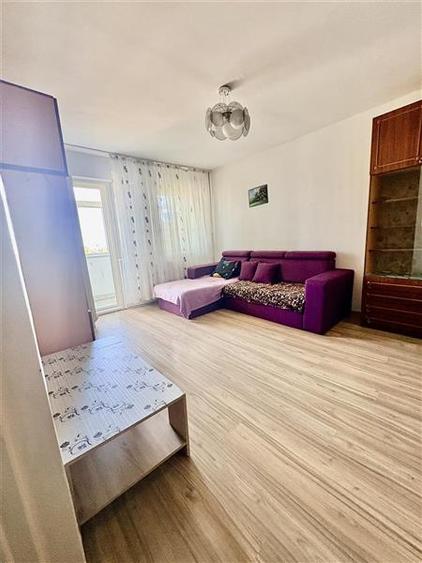 Apartament cu 2 camere decomandat, mobilat în Casa de Cultură