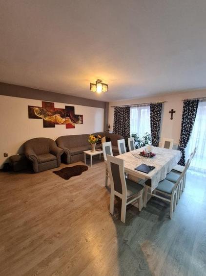 Apartament cu 4 camere semidecomandat, mobilat în Florești