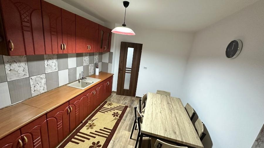 Apartament cu 2 camere decomandat, mobilat în Central