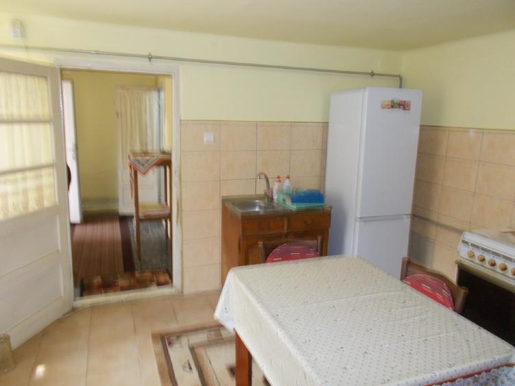 Casă individuală cu 3 camere cu Teren 450 Mp în Central