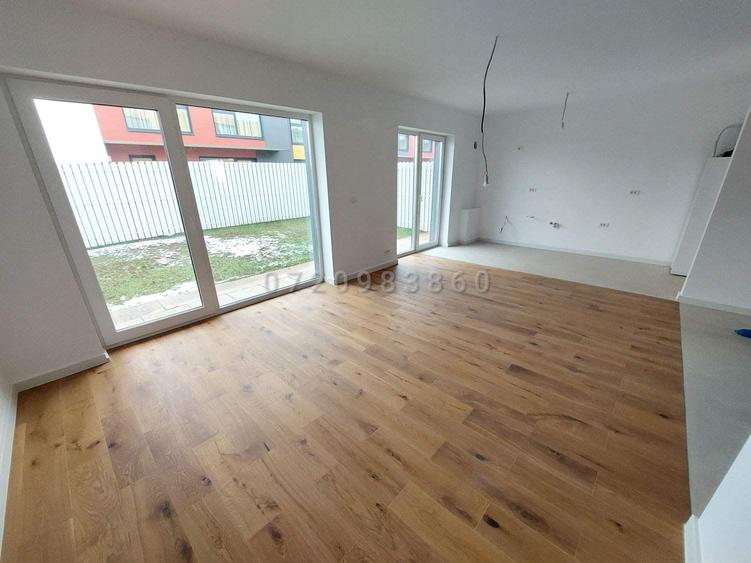 Duplex cu 4 camere cu Teren 100 Mp în Central