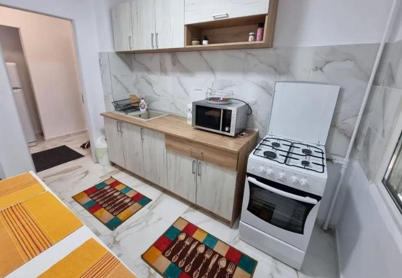 Apartament cu 2 camere semidecomandat, mobilat în Titan — fotografia 1
