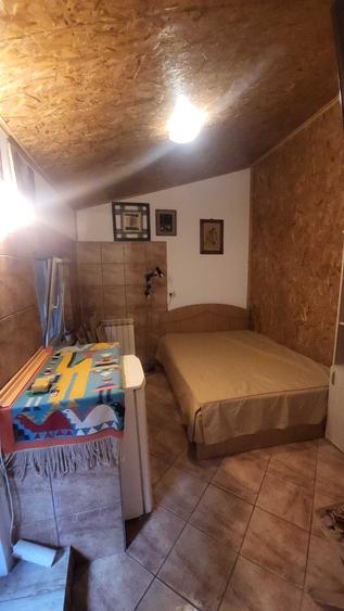 Casă cu 4 camere decomandat în Km 5
