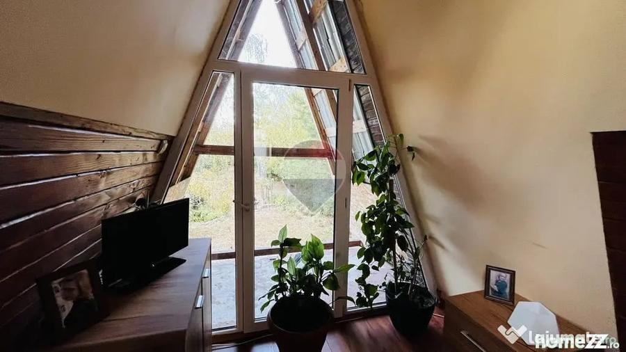 Casă cu 4 camere cu Teren 959 Mp în Lăzăreni