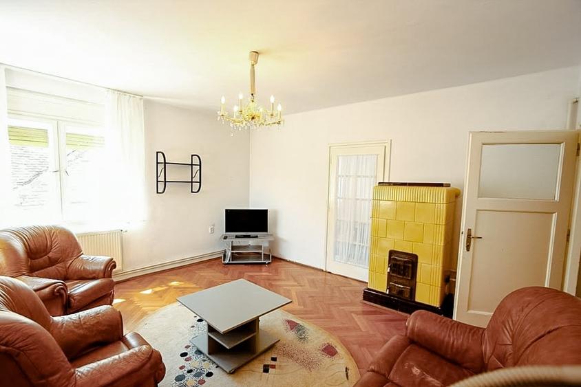 Apartament cu 3 camere decomandat în Centrul Istoric