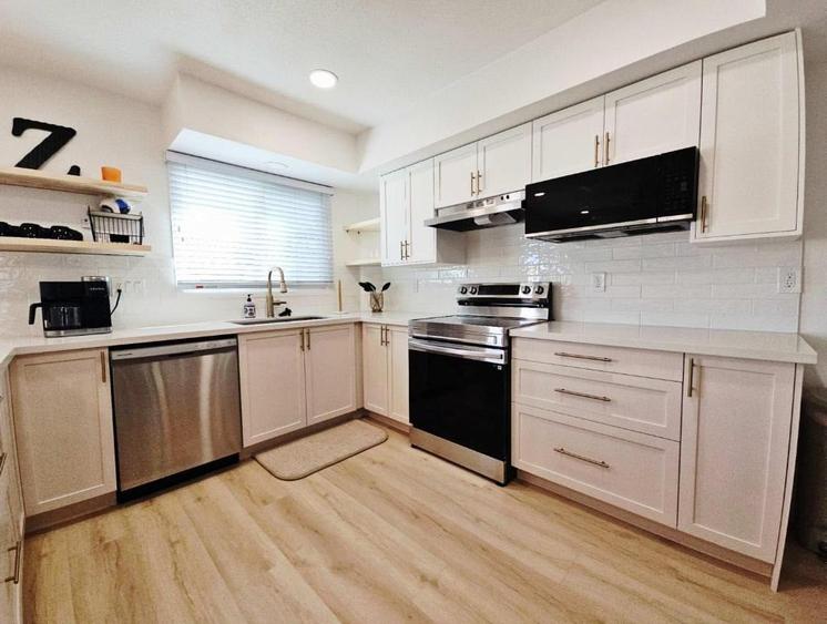 Apartament cu 3 camere decomandat în Victoriei