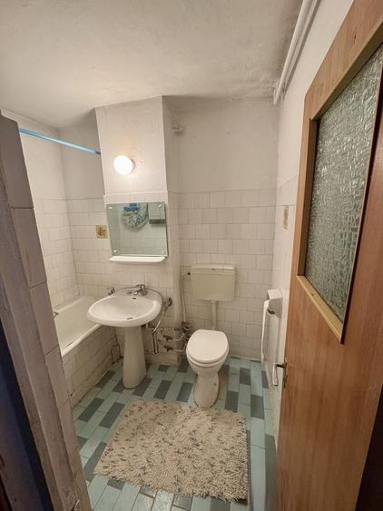 Apartament cu 3 camere în Polivalentă