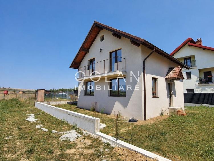 Casă individuală cu 4 camere cu Canalizare în Exterior Sud