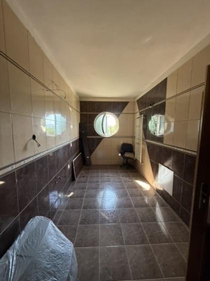 Casă individuală cu 6 camere cu Canalizare în Cetate