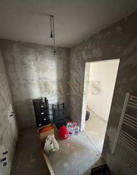 Apartament cu 3 camere semidecomandat în Florești