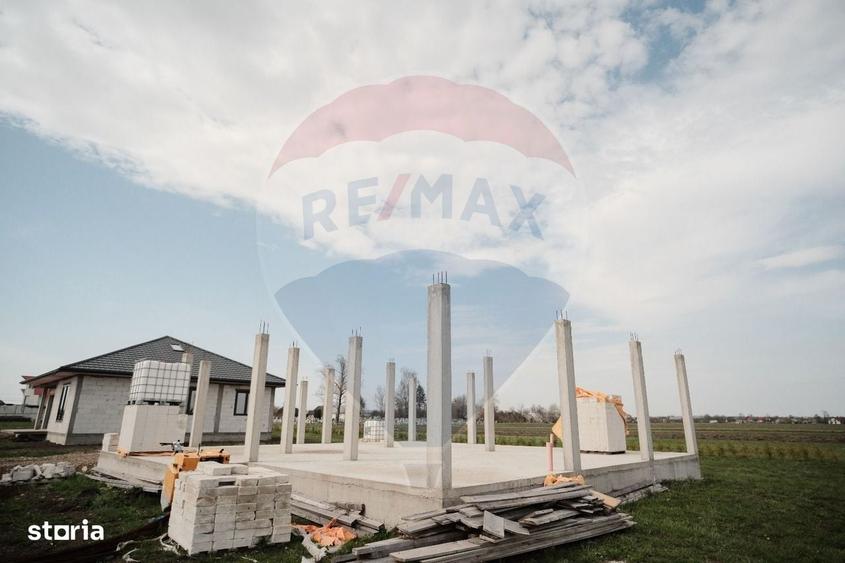 Casă cu 4 camere cu Teren 1000 Mp în Frătăuții Vechi