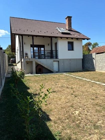 Casă individuală cu 3 camere cu Teren 1200 Mp în Oloșag