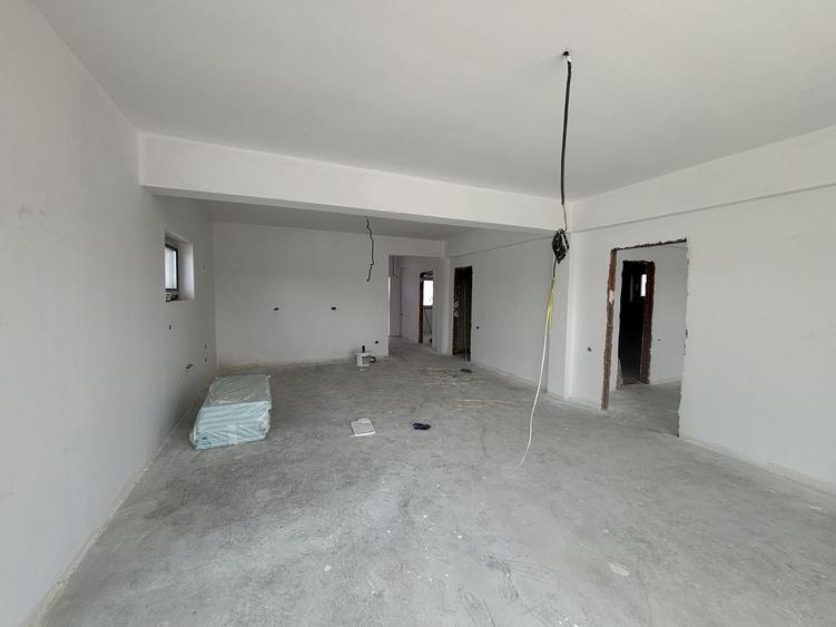 Casă individuală cu 4 camere cu Canalizare în Tunari