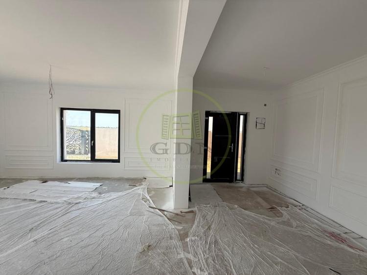 Casă individuală cu 4 camere cu Teren 412 Mp în Preajba